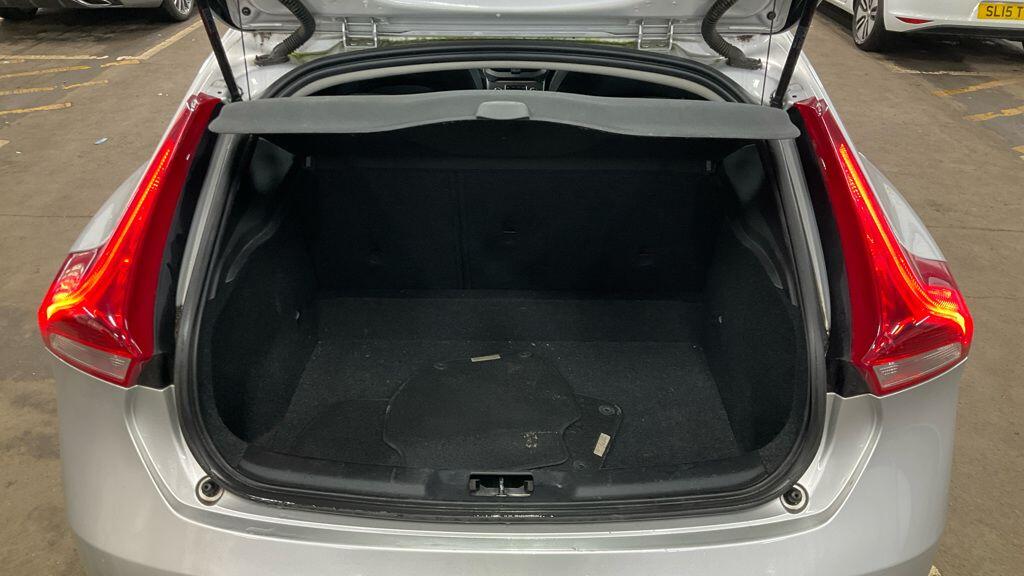 Used Volvo V40 2013 for sale - 77426104: Photo 9