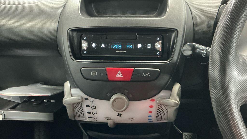 Used Peugeot 107 2014 for sale - 76714300: Photo 2