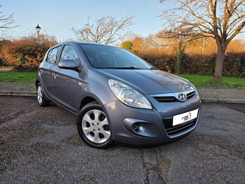 Used Hyundai i20 2010 for sale - 77015411: Photo