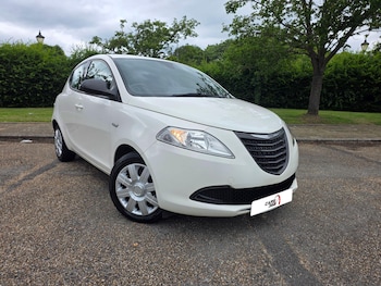 Used Chrysler Ypsilon 2014 for sale - 78934240: Photo
