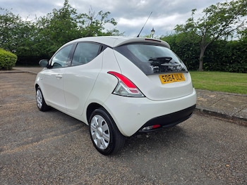 Used Chrysler Ypsilon 2014 for sale - 78934240: Photo