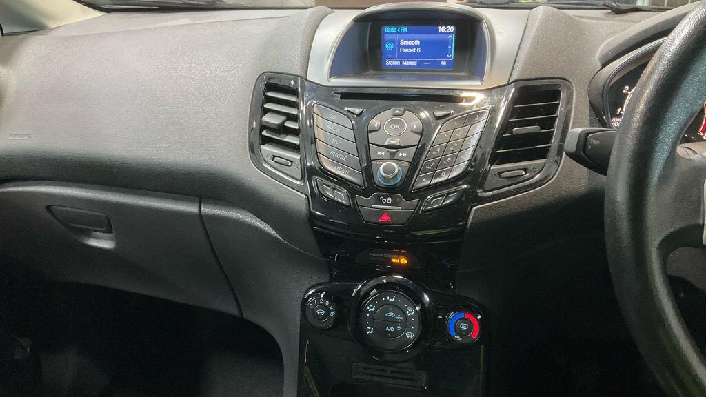 Used Ford Fiesta 2016 for sale - 77559940: Photo 2