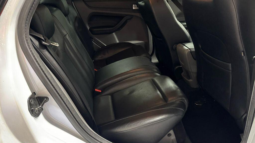 Used Ford Focus 2010 for sale - 77190649: Photo 10