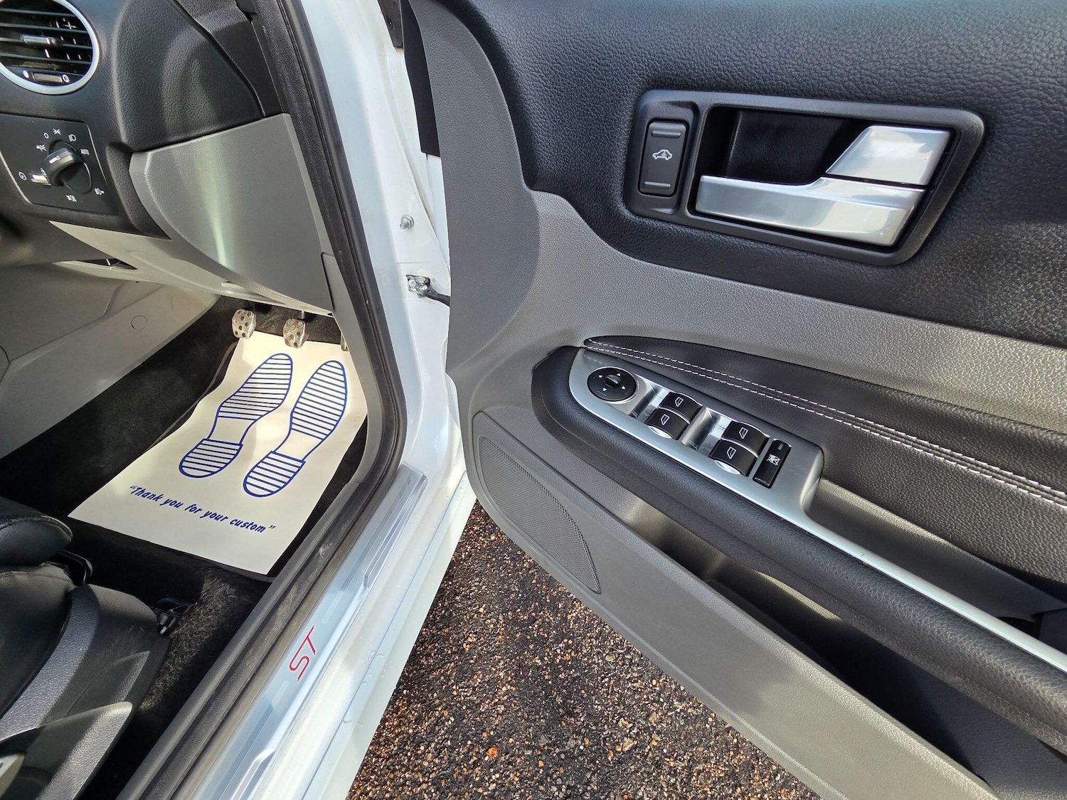 Used Ford Focus 2010 for sale - 77190649: Photo 21