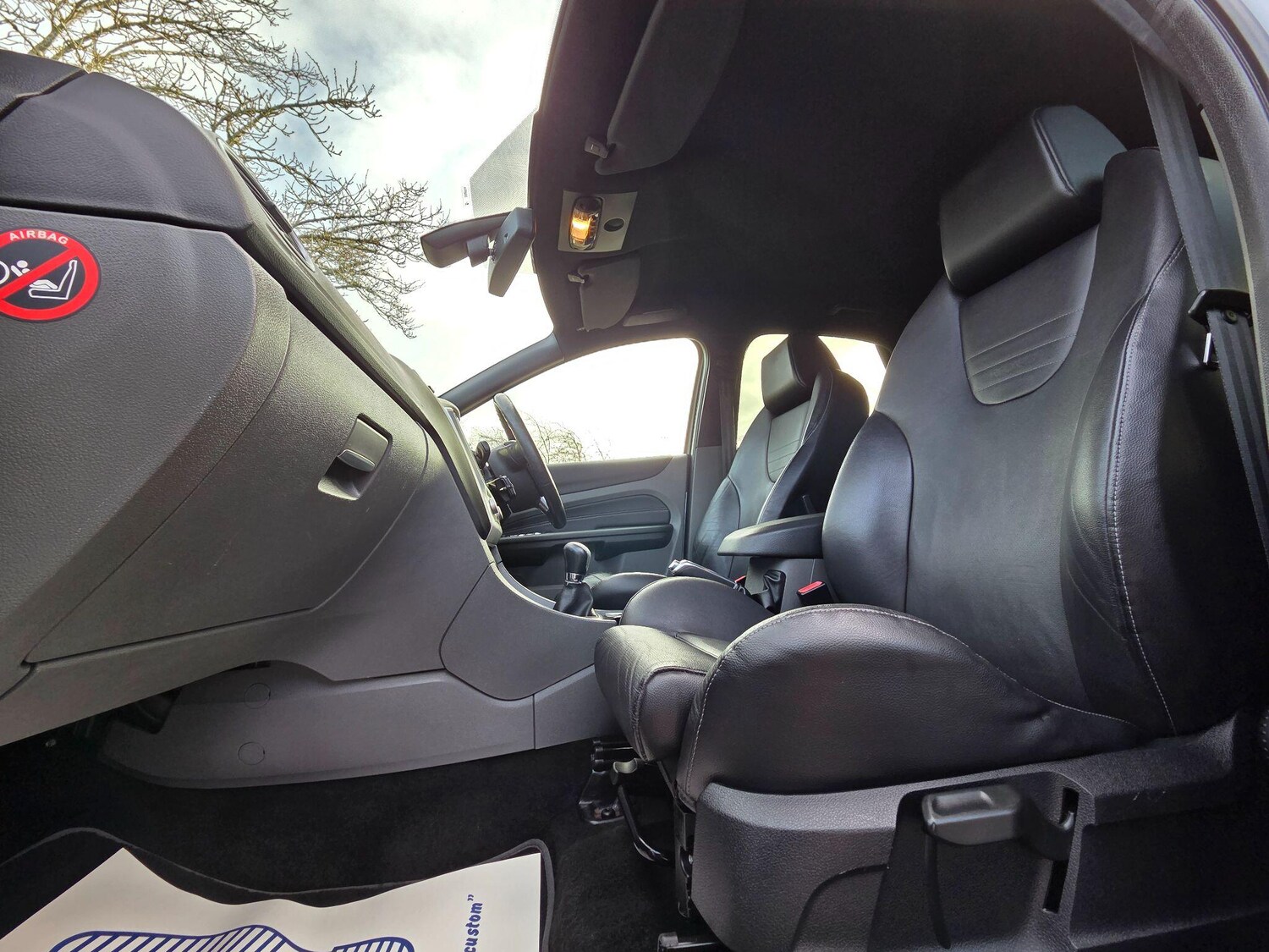 Used Ford Focus 2010 for sale - 77190649: Photo 24