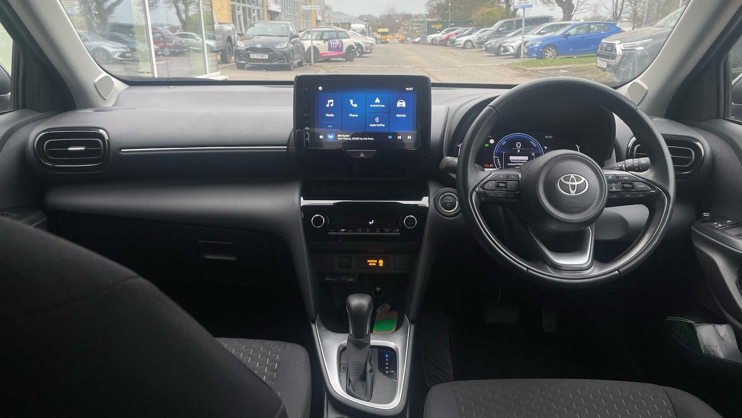 Used Toyota Yaris Cross 2024 for sale - 77662369: Photo 5