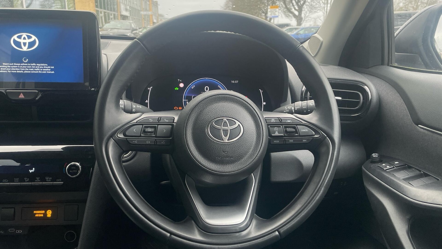 Used Toyota Yaris Cross 2024 for sale - 77662369: Photo 8