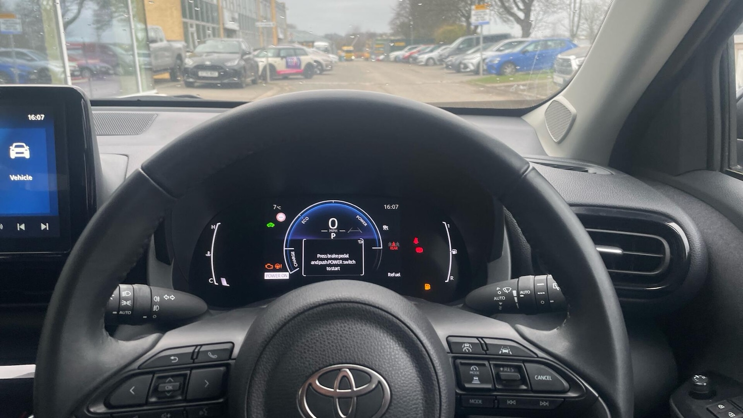 Used Toyota Yaris Cross 2024 for sale - 77662369: Photo 9