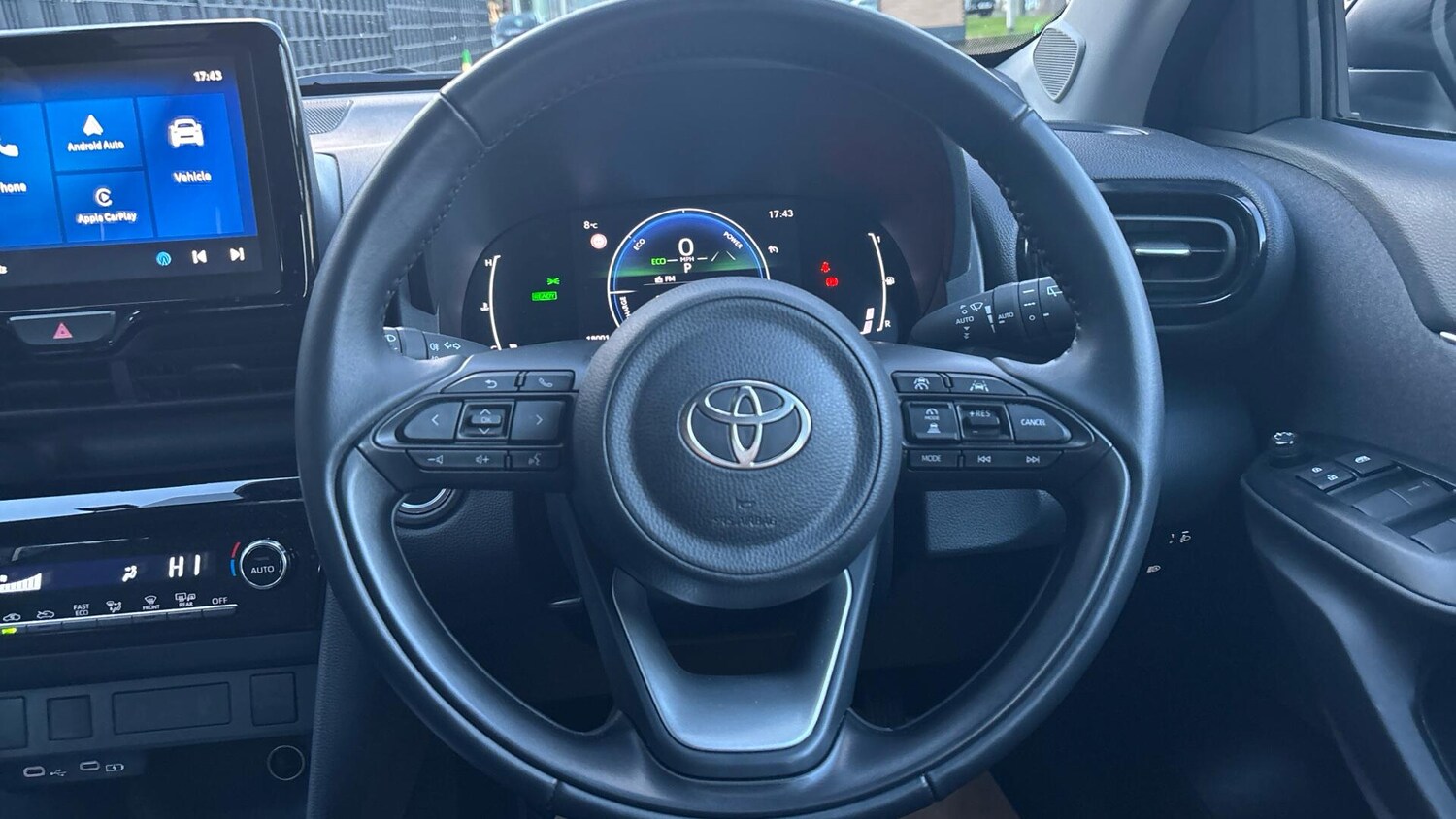 Used Toyota Yaris Cross 2024 for sale - 77916009: Photo 8