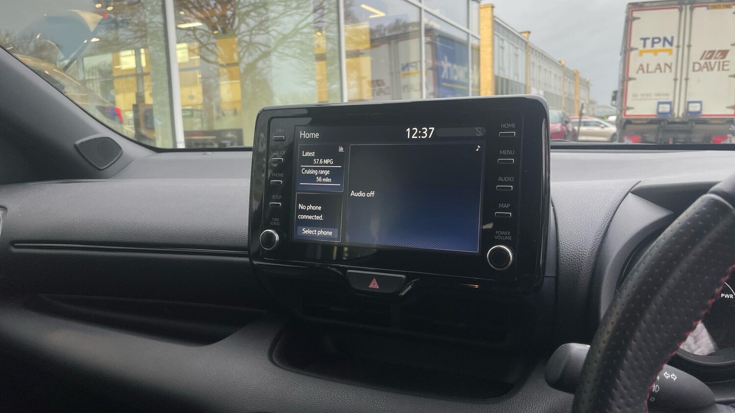 Used Toyota Yaris 2023 for sale - 76945818: Photo 7