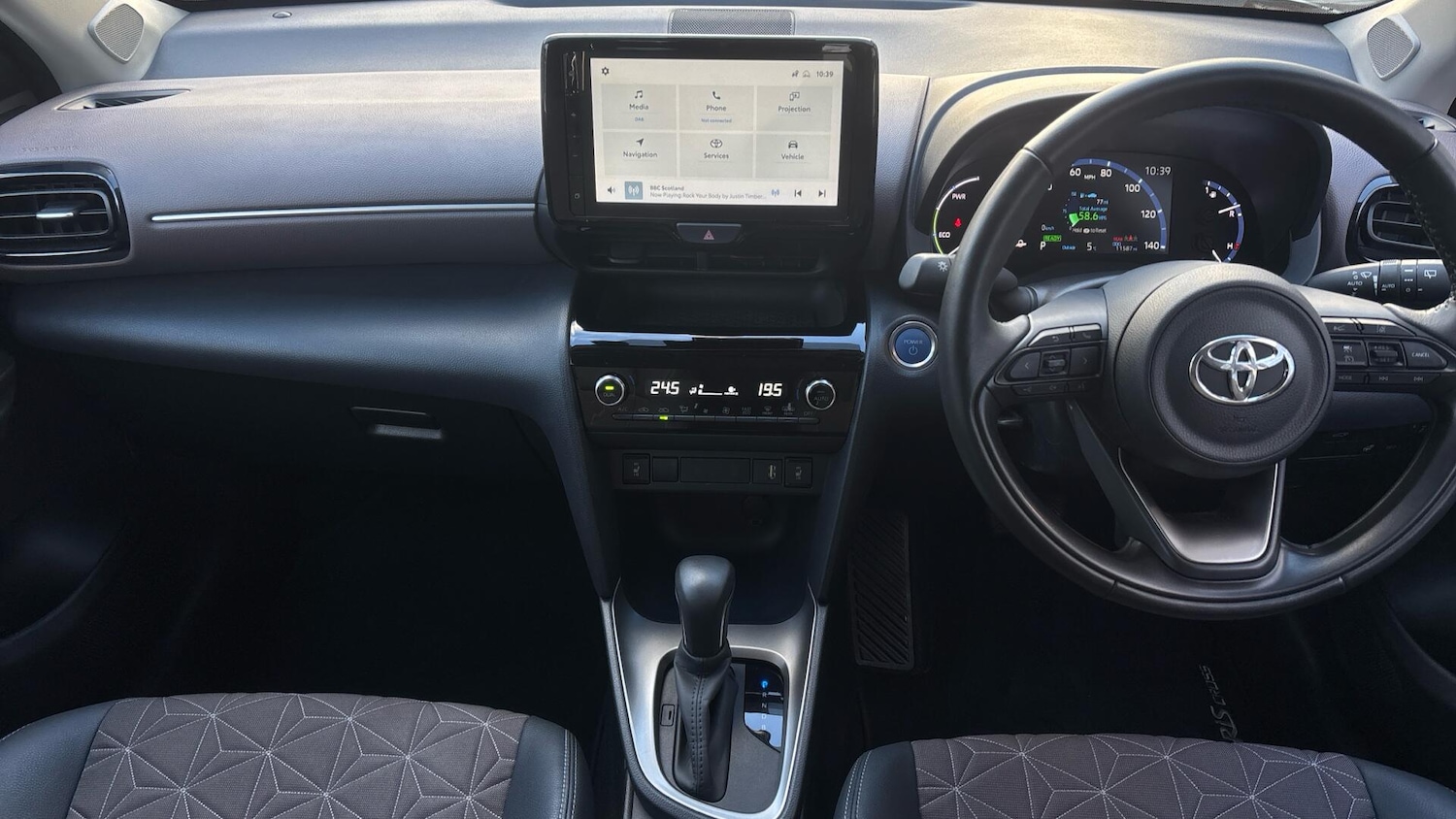 Used Toyota Yaris Cross 2023 for sale - 77010015: Photo 7