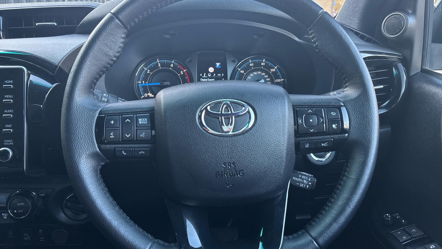 Used Toyota Hilux 2023 for sale - 77775080: Photo 8