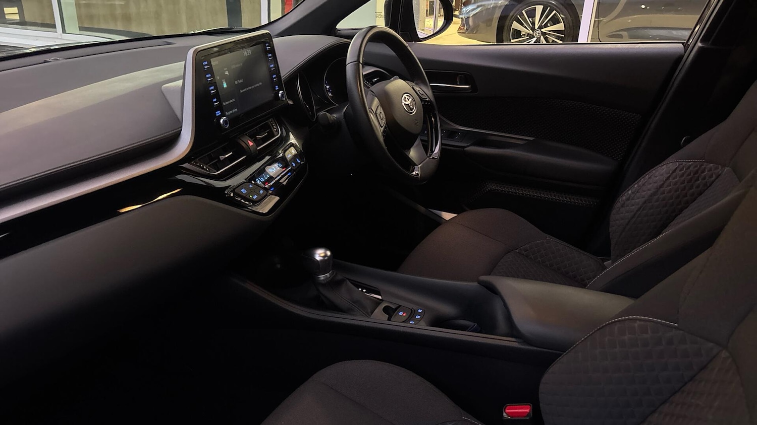 Used Toyota C-HR 2022 for sale - 76674538: Photo 10