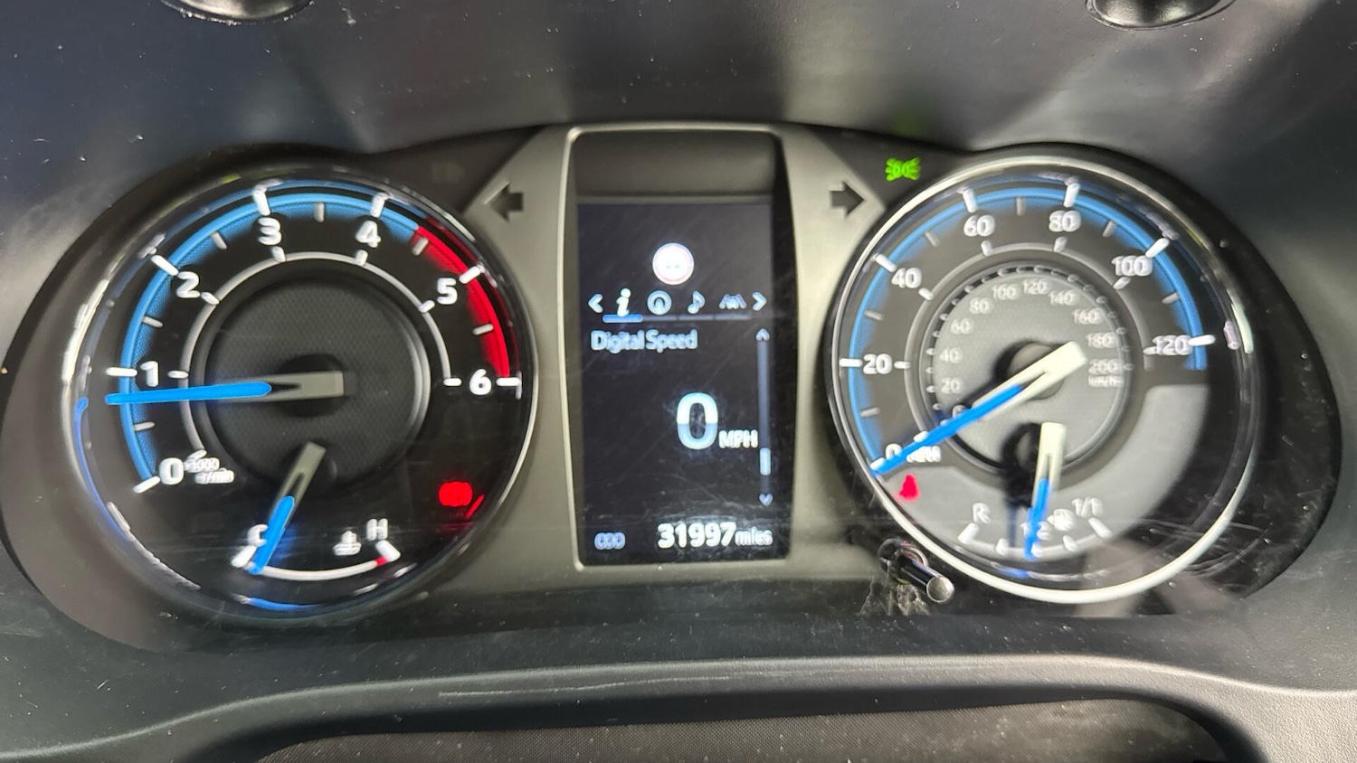 Used Toyota Hilux 2023 for sale - 77167966: Photo 9