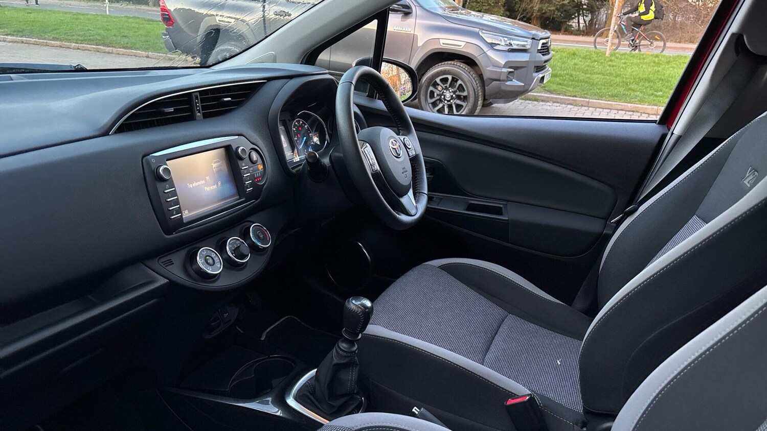 Used Toyota Yaris 2020 for sale - 77775077: Photo 10