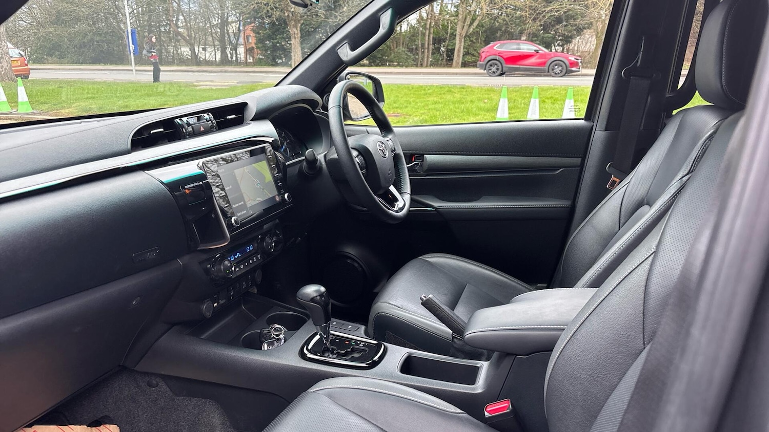 Used Toyota Hilux 2024 for sale - 77676209: Photo 10