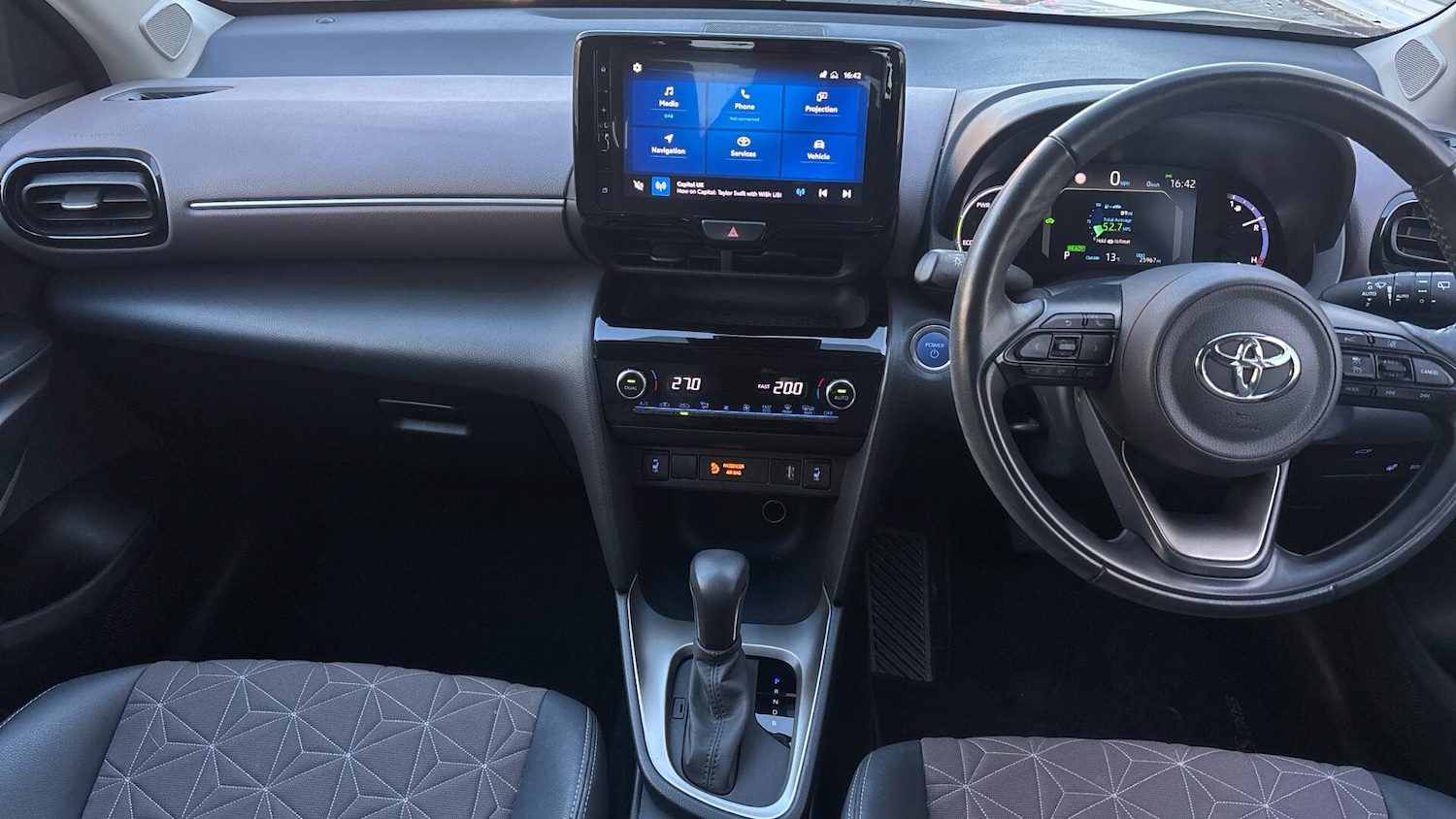 Used Toyota Yaris Cross 2022 for sale - 76674937: Photo 5