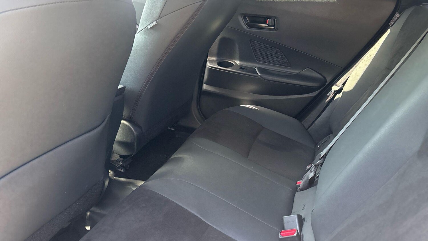 Used Toyota C-HR 2024 for sale - 77442364: Photo 10