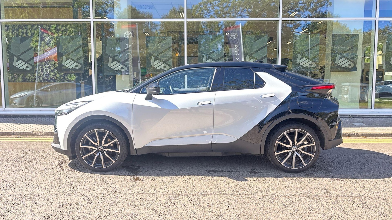 Used Toyota C-HR 2024 for sale - 77442364: Photo 5