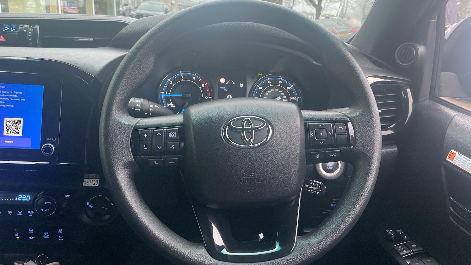 Used Toyota Hilux 2025 for sale - 77104047: Photo 8