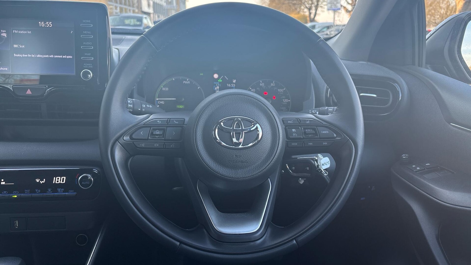 Used Toyota Yaris 2023 for sale - 78026010: Photo 6