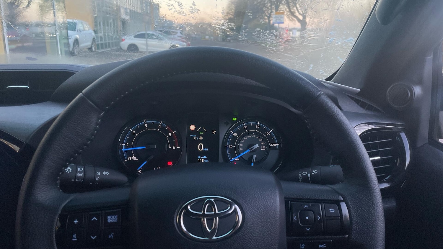 Used Toyota Hilux 2025 for sale - 77104046: Photo 9