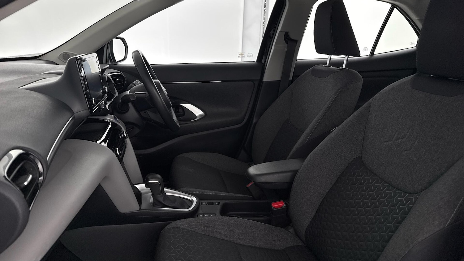 Used Toyota Yaris Cross 2022 for sale - 77104060: Photo 10