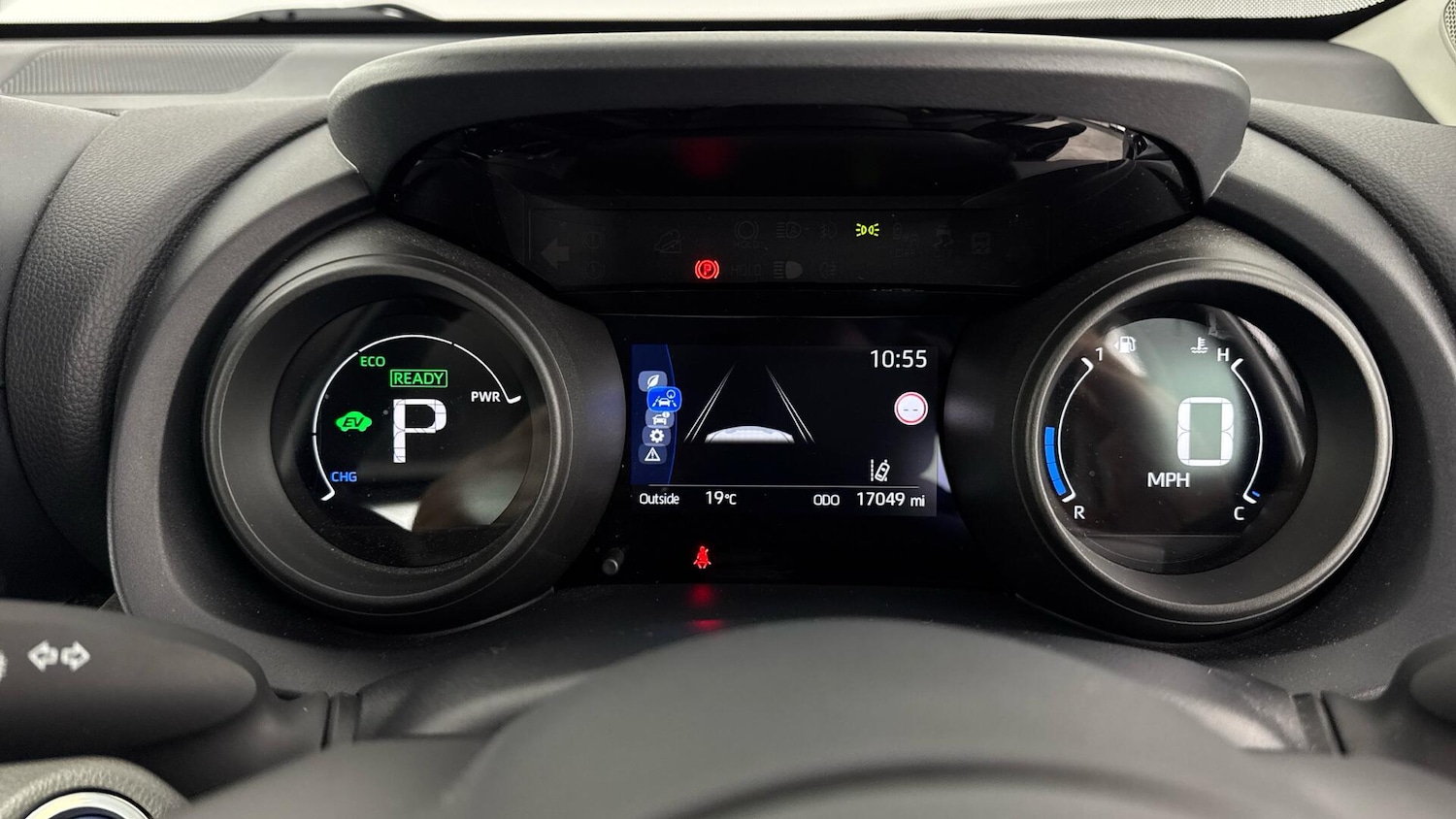 Used Toyota Yaris Cross 2022 for sale - 77104060: Photo 9