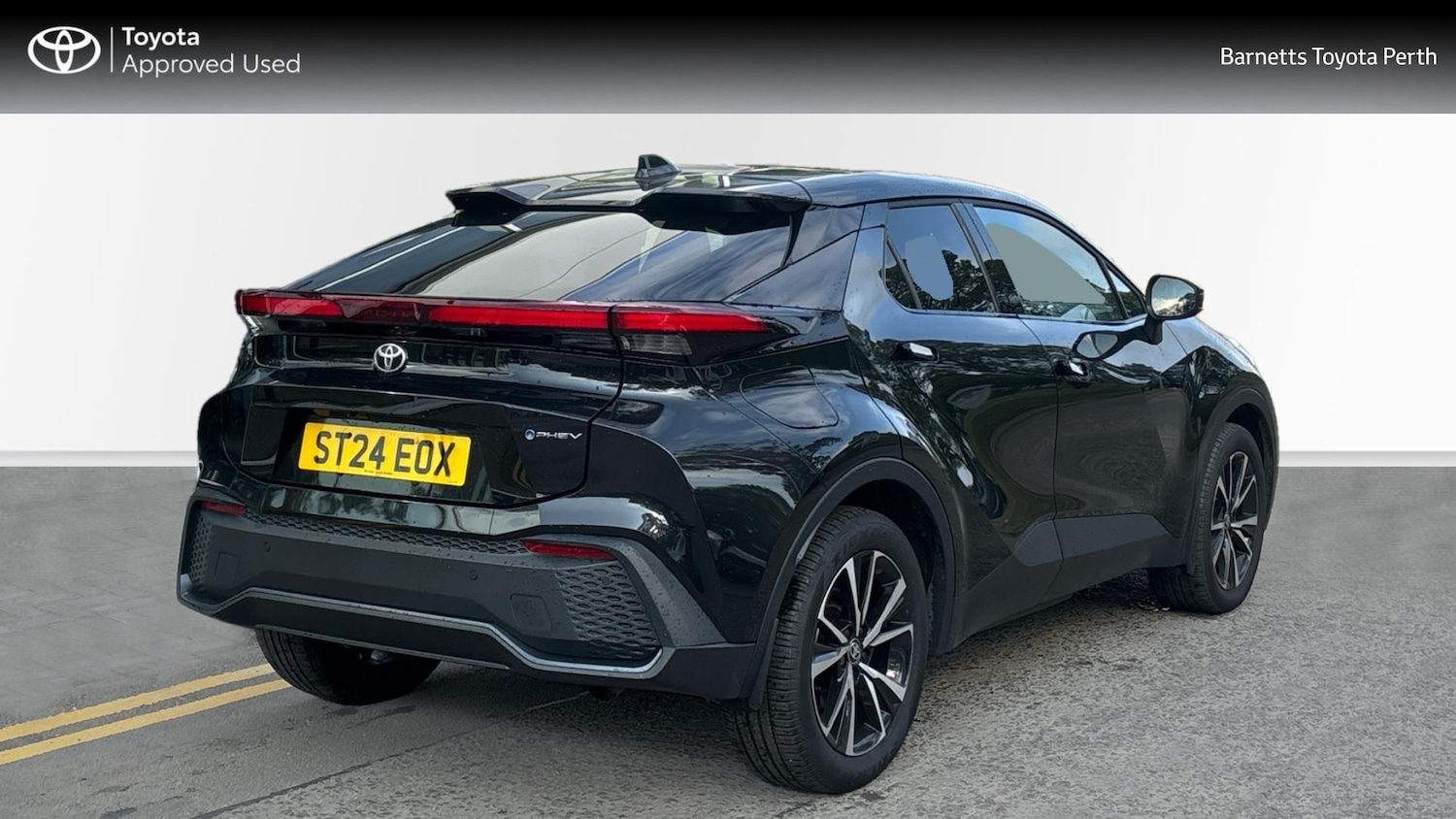 Used Toyota C-HR 2024 for sale - 76677360: Photo 2