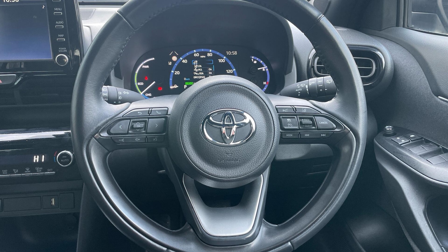 Used Toyota Yaris Cross 2023 for sale - 77403826: Photo 8