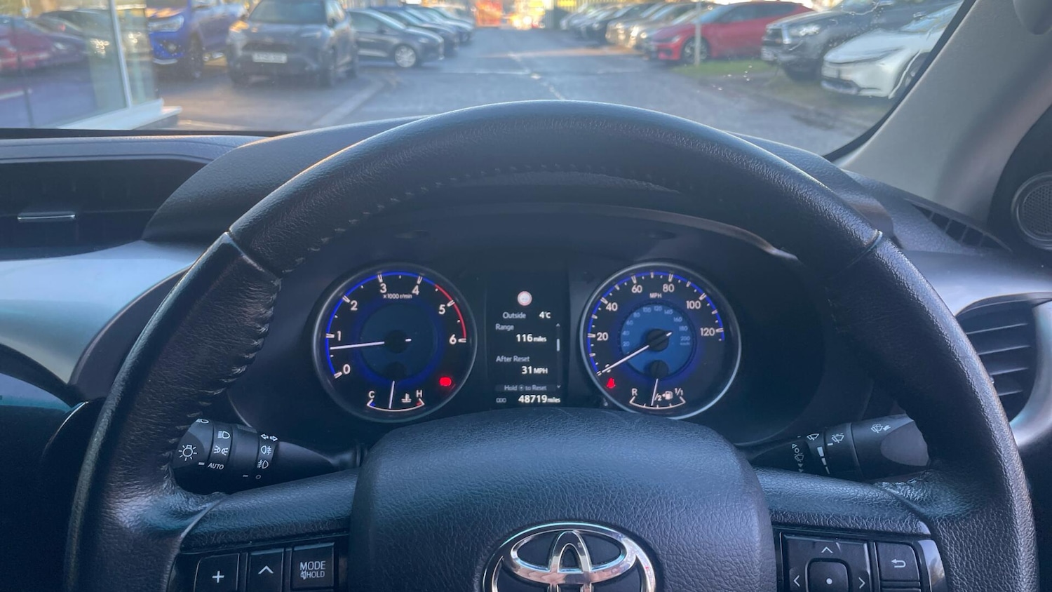 Used Toyota Hilux 2019 for sale - 77258801: Photo 9