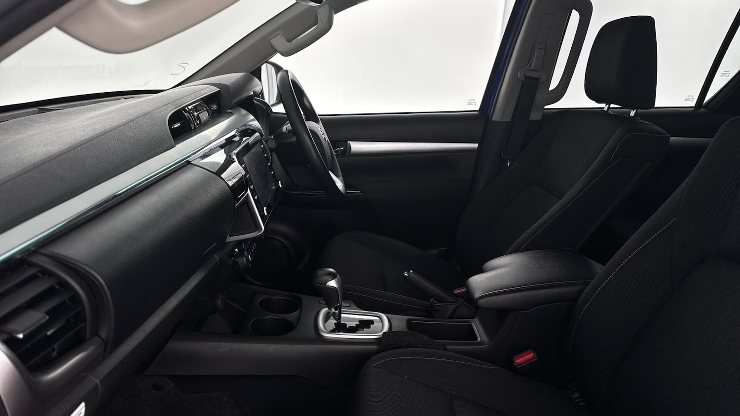 Used Toyota Hilux 2023 for sale - 77297102: Photo 10