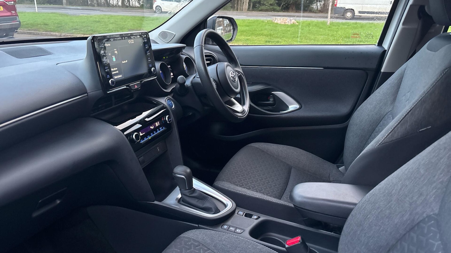 Used Toyota Yaris Cross 2024 for sale - 77715312: Photo 10