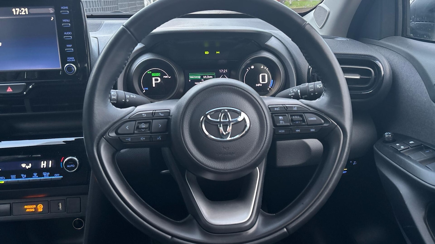 Used Toyota Yaris Cross 2024 for sale - 77715312: Photo 8