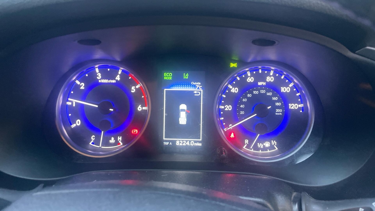 Used Toyota Hilux 2018 for sale - 76859108: Photo 9