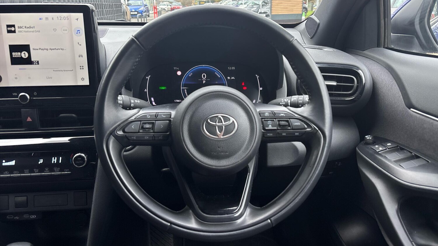 Used Toyota Yaris Cross 2024 for sale - 77676217: Photo 6