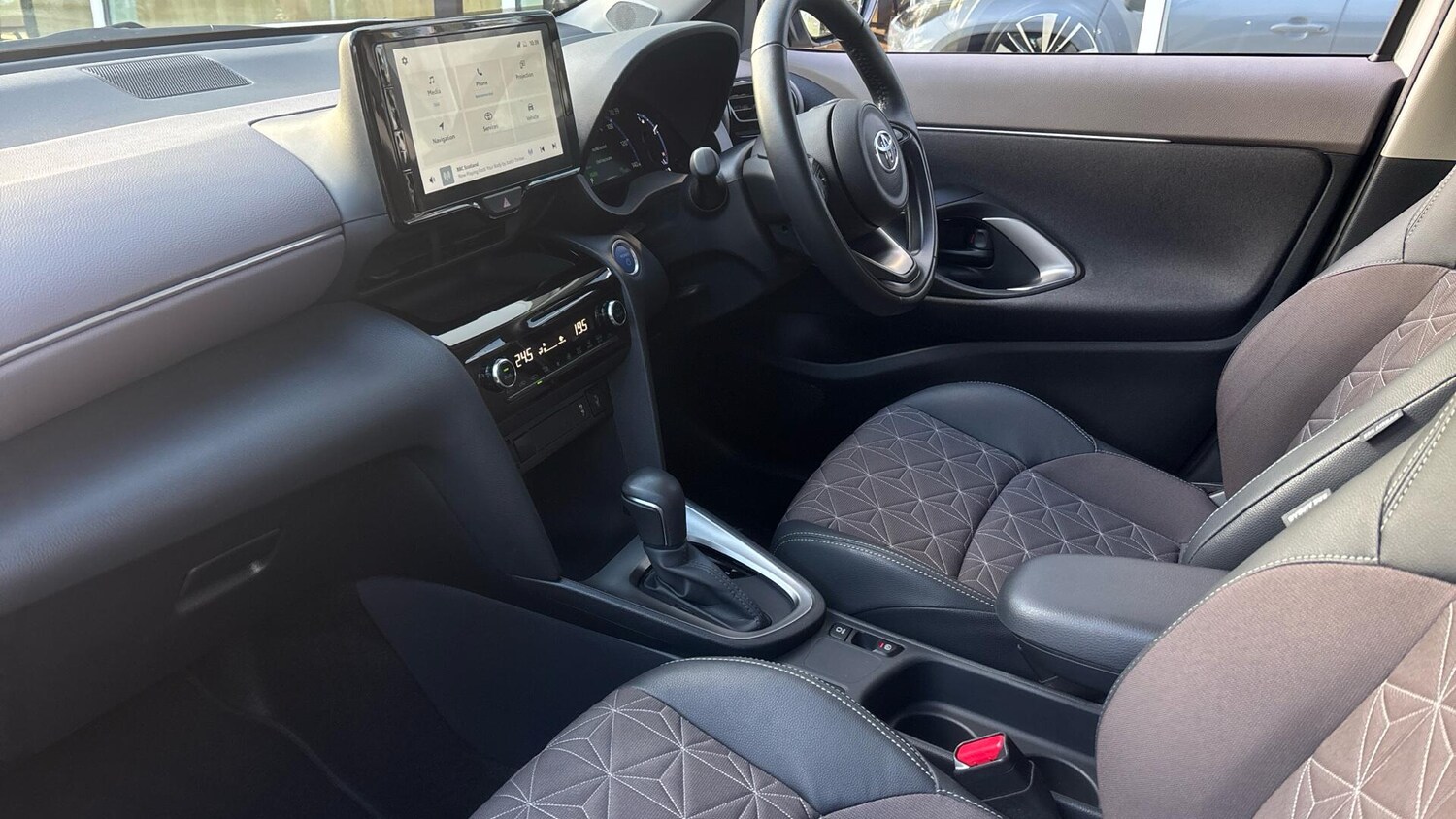 Used Toyota Yaris Cross 2023 for sale - 76676071: Photo 10