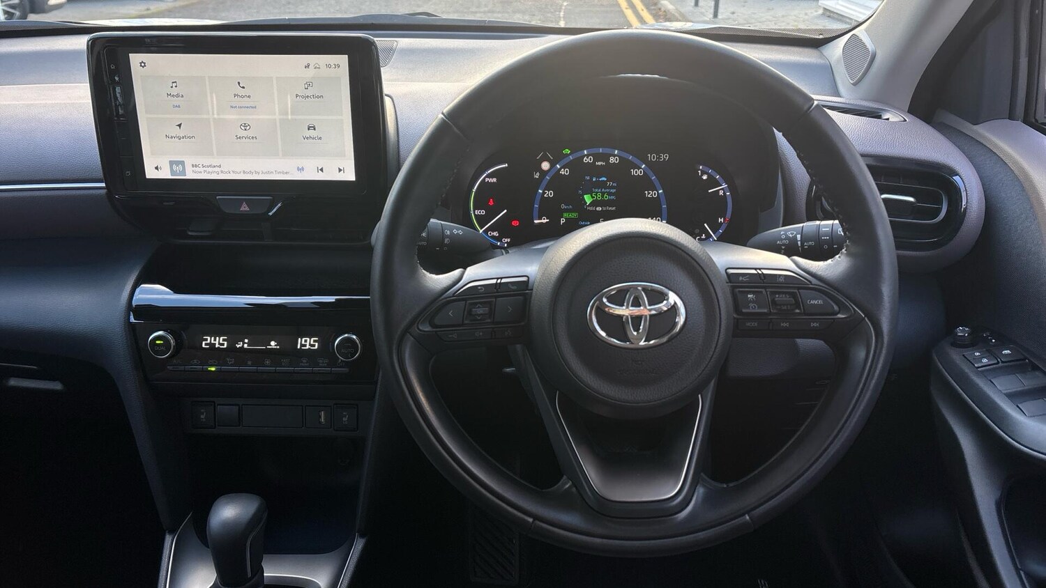 Used Toyota Yaris Cross 2023 for sale - 76676071: Photo 6