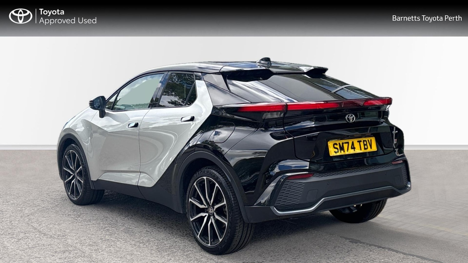 Used Toyota C-HR 2024 for sale - 76676640: Photo 4