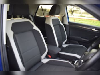 Used Volkswagen T-Roc 2021 for sale - 76686582: Photo