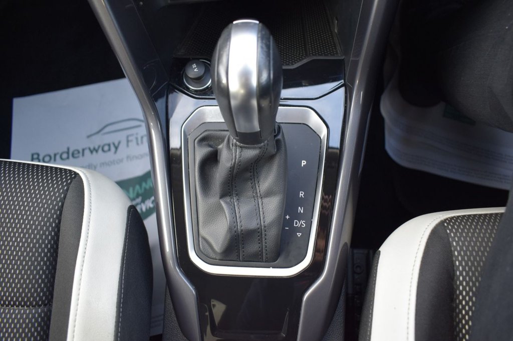 Used Volkswagen T-Roc 2021 for sale - 76686582: Photo 8