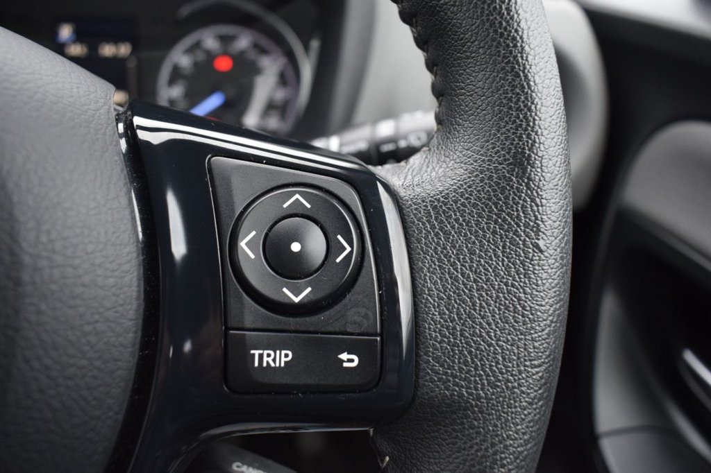 Used Toyota Yaris 2018 for sale - 76660174: Photo 38