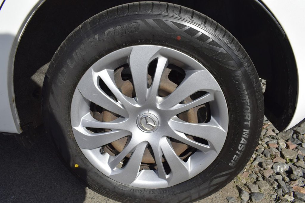 Used Mazda Mazda2 2015 for sale - 78110349: Photo 6