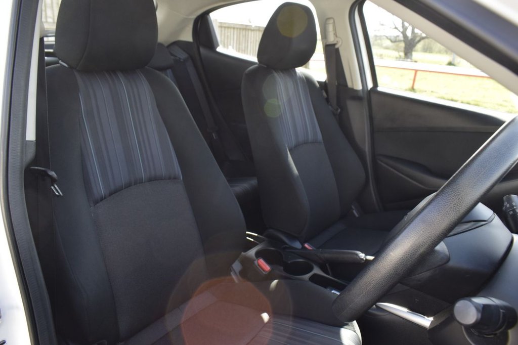 Used Mazda Mazda2 2015 for sale - 78110349: Photo 9