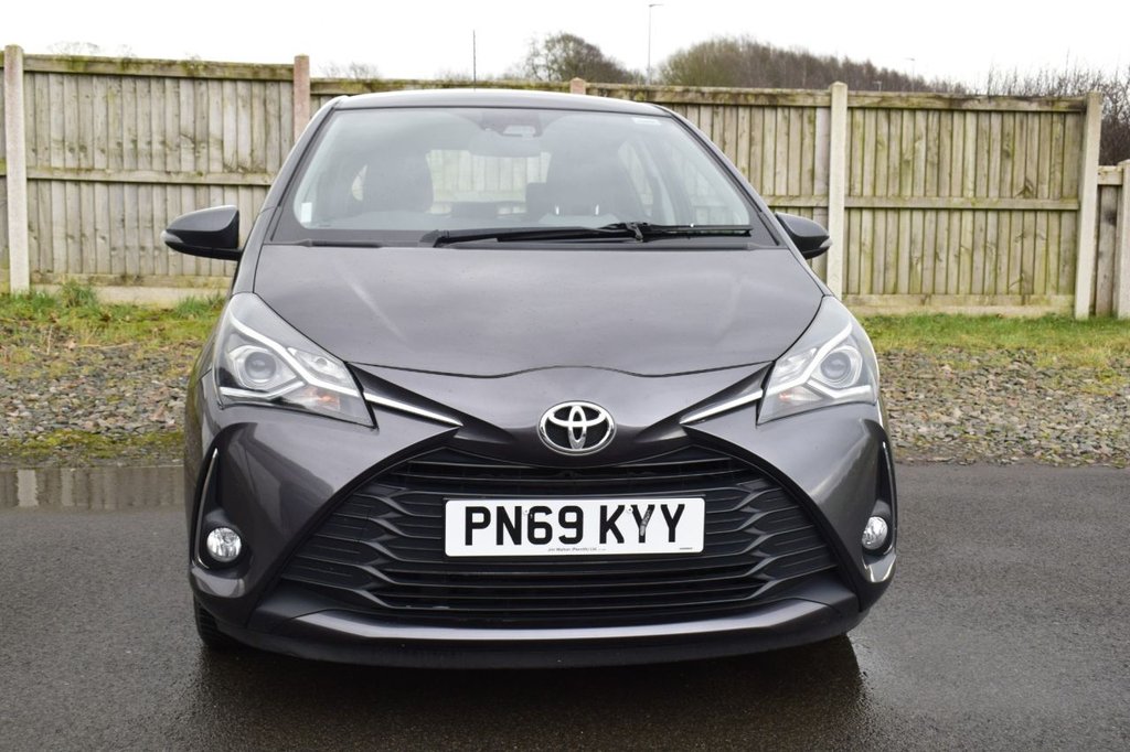 Used Toyota Yaris 2019 for sale - 77275747: Photo 2