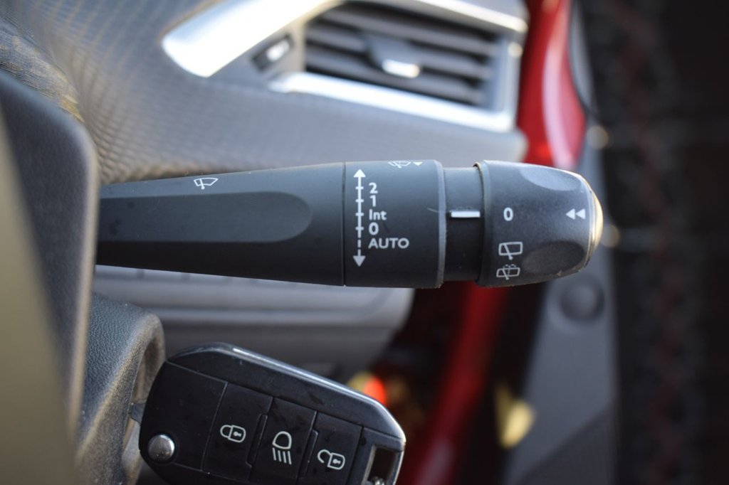 Used Peugeot 2008 2016 for sale - 76698111: Photo 21