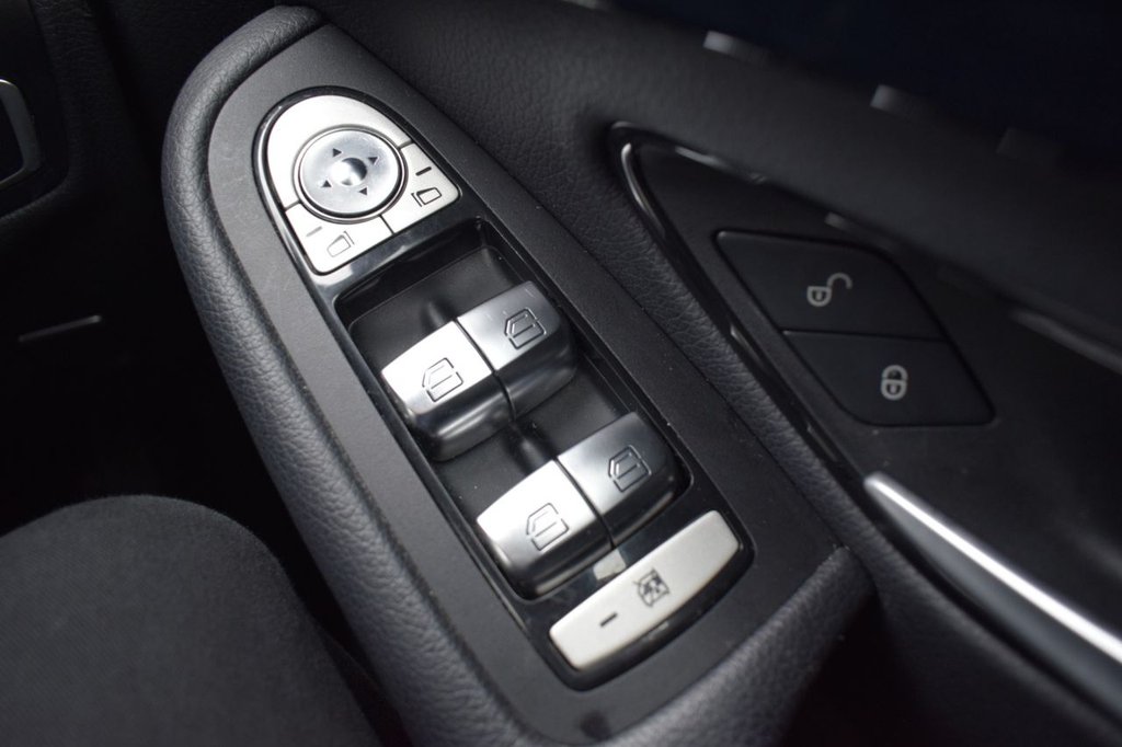 Used Mercedes-Benz GLC 2018 for sale - 77521221: Photo 15