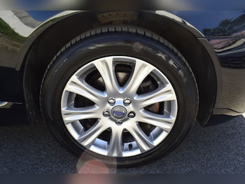 Used Volvo V70 2010 for sale - 78805664: Photo