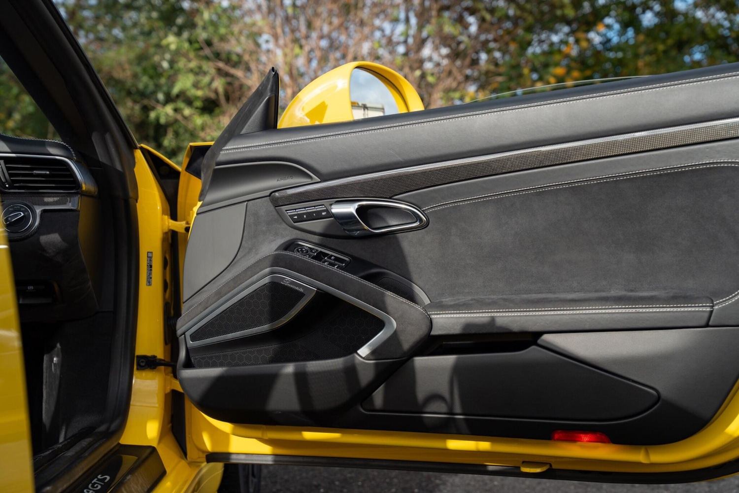 Used Porsche 911 for sale - 77729109: Photo 18