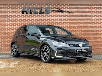 Used Volkswagen Golf 2017 for sale - 78122221: Photo